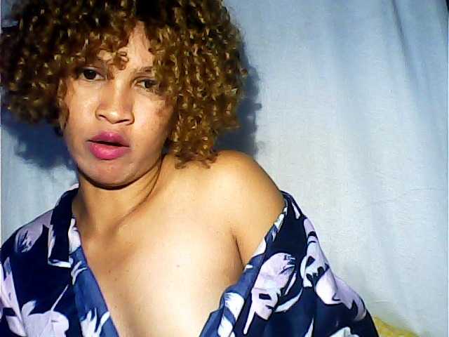 Фотографии TIFFANIW 10 boobs15 ass20 pussy30 naked60 fuck ass35 for see your cam